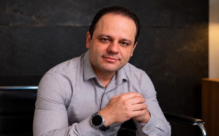 Dr. Fábio Thadeu Ferreira acredita que a eficiência depende da integração de diferentes fatores, como a tecnologia, a capacidade clínica e a decisão do paciente sobre sua saúde.